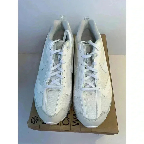 .386 Nike W Air Max Dawn, Phantom Summit White-US 10 WOMENS - Picture 4 of 6